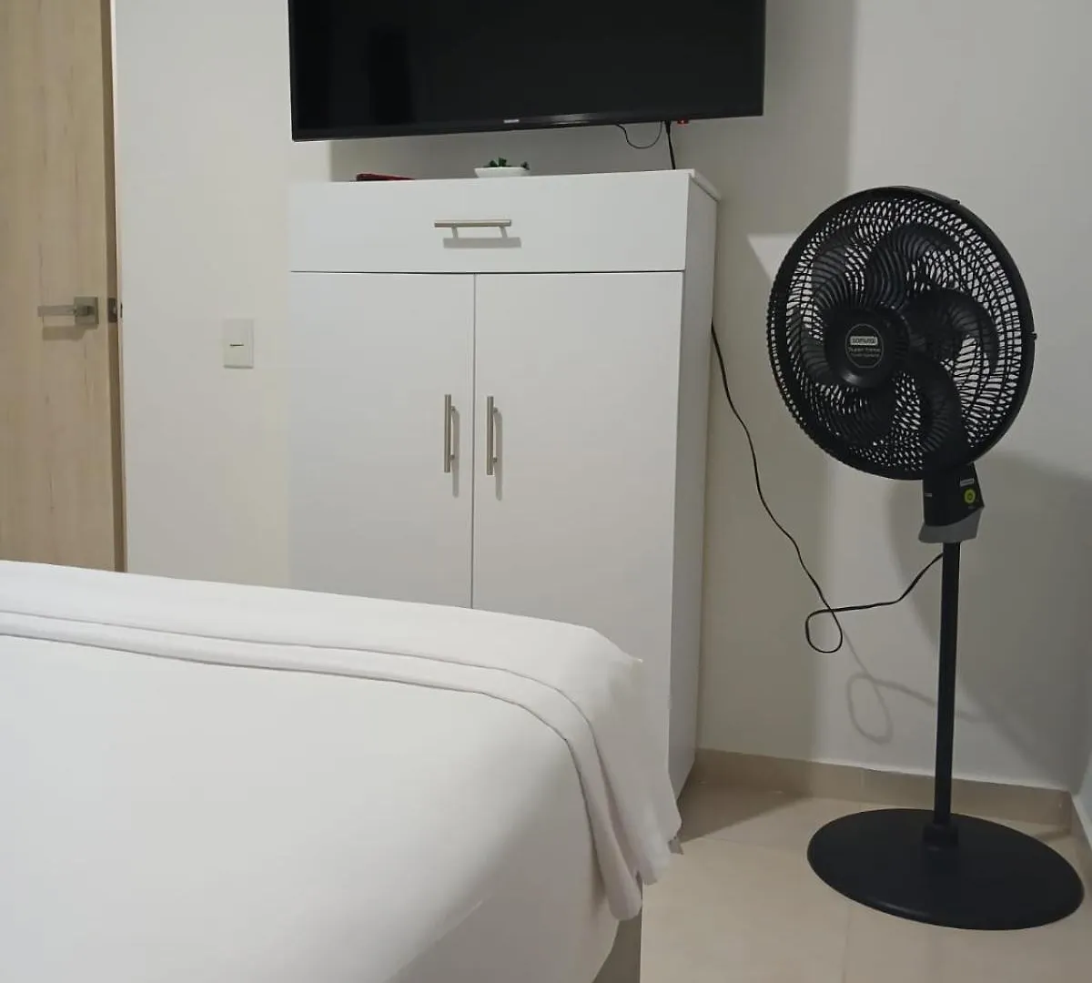 Privatunterkunft Jardin Imperial, Habitaciones Para Tu Disfrute Y Descanso En Apto Familiar Cartagena